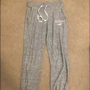 GREY HOLLISTER SWEATPANTS